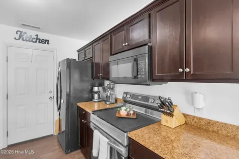 306 Tuscan Court Richlands NC 28574