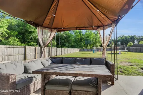 306 Tuscan Court Richlands NC 28574
