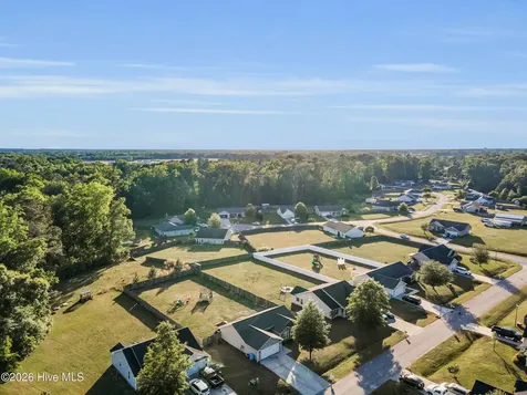 306 Tuscan Court Richlands NC 28574