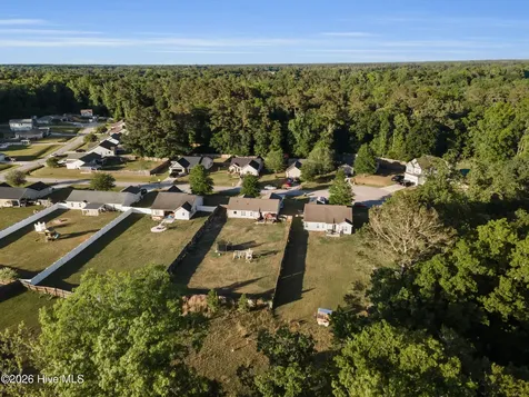 306 Tuscan Court Richlands NC 28574