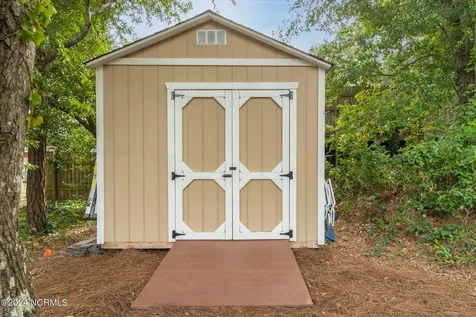 314 Jones Street Emerald Isle NC 28594