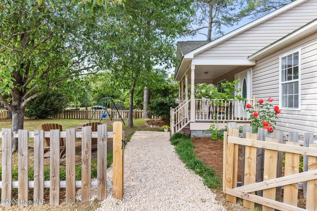3766 Oakwood Drive SE Southport NC 28461