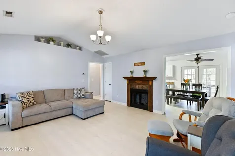 3766 Oakwood Drive SE Southport NC 28461