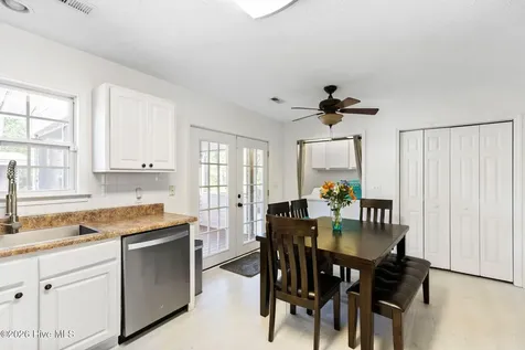 3766 Oakwood Drive SE Southport NC 28461