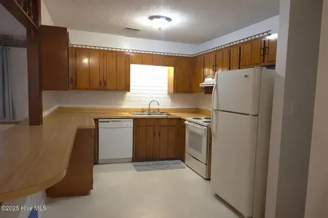200 Carolina Drive Jacksonville NC 28546