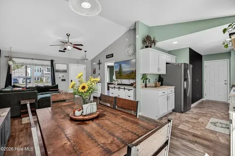 102 Blossom Court Maple Hill NC 28454