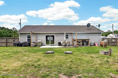 102 Blossom Court Maple Hill NC 28454