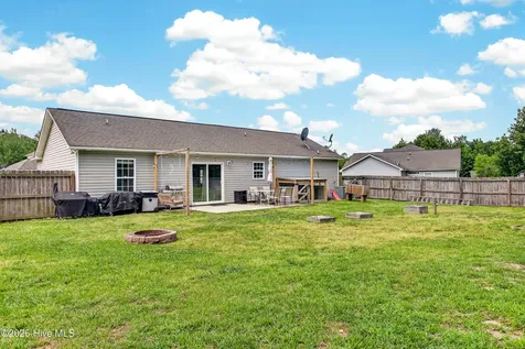 102 Blossom Court Maple Hill NC 28454