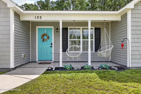 102 Blossom Court Maple Hill NC 28454