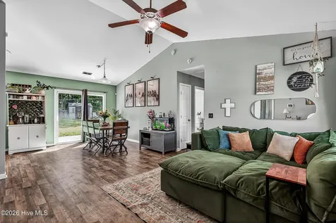 102 Blossom Court Maple Hill NC 28454