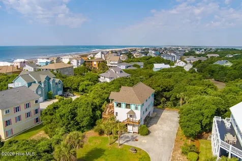 101 Shipwreck Lane E Emerald Isle NC 28594