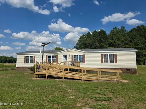 1615 Leslie R Stroud Road Kinston NC 28504