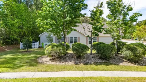901 Meadowbrook S Swansboro NC 28584