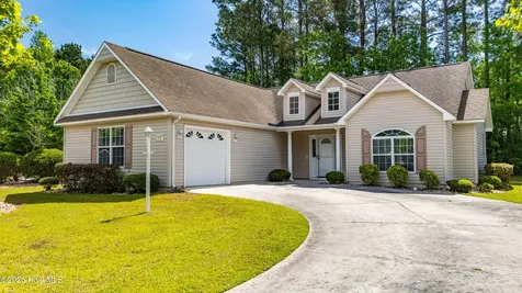 901 Meadowbrook S Swansboro NC 28584