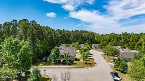 901 Meadowbrook S Swansboro NC 28584