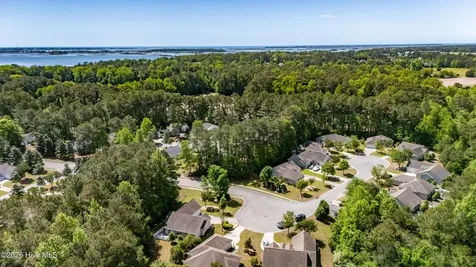 901 Meadowbrook S Swansboro NC 28584