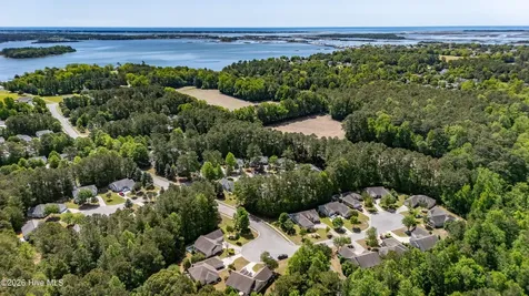 901 Meadowbrook S Swansboro NC 28584