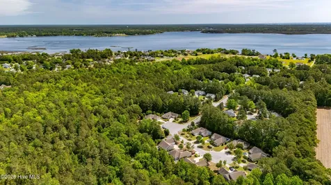 901 Meadowbrook S Swansboro NC 28584