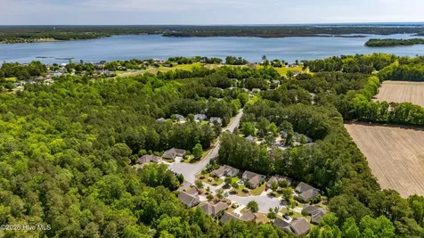901 Meadowbrook S Swansboro NC 28584