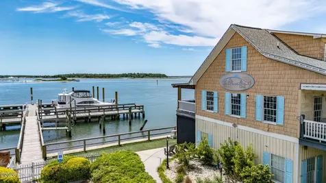 901 Meadowbrook S Swansboro NC 28584