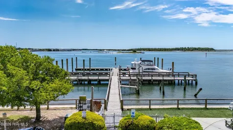 901 Meadowbrook S Swansboro NC 28584