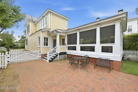 612 Craven Street New Bern NC 28560