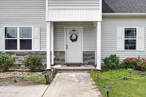 107 Pegasus Place N Jacksonville NC 28540