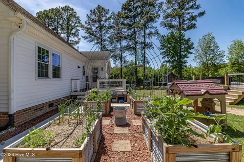 1152 Nc 124 Macclesfield NC 27852
