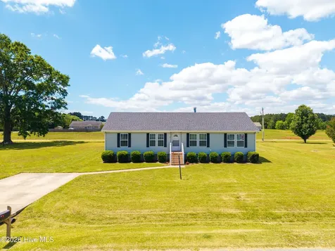 100 W Adelaide Court Elizabeth City NC 27909