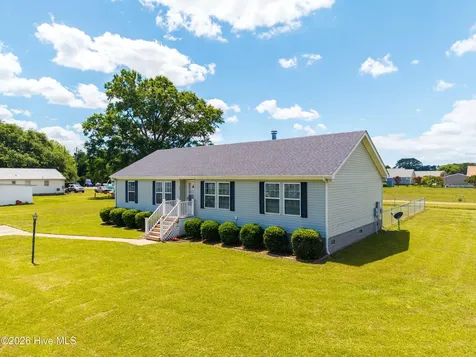 100 W Adelaide Court Elizabeth City NC 27909