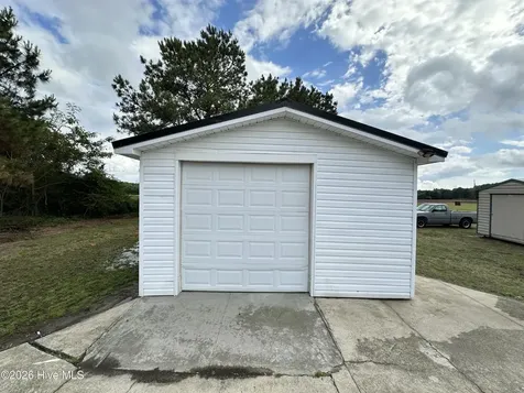 1198 Kenan Weeks Road Newton Grove NC 28366