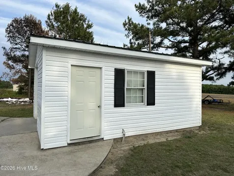 1198 Kenan Weeks Road Newton Grove NC 28366
