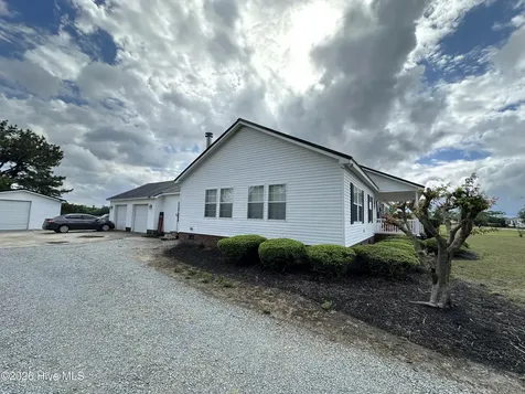 1198 Kenan Weeks Road Newton Grove NC 28366