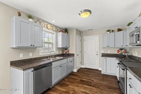 208 Gelynda Court Holly Ridge NC 28445