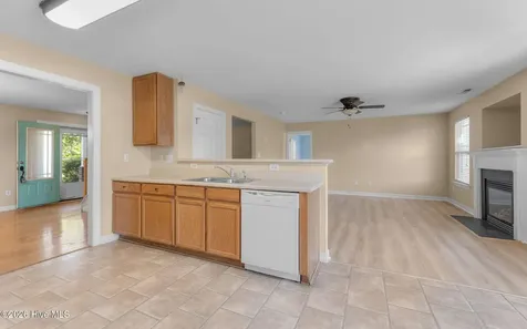 2113 Eleuthera Way Elizabeth City NC 27909
