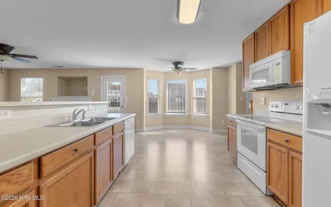 2113 Eleuthera Way Elizabeth City NC 27909