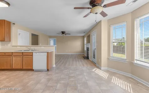 2113 Eleuthera Way Elizabeth City NC 27909