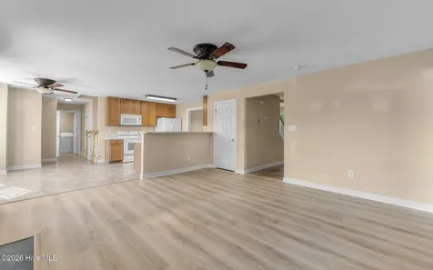 2113 Eleuthera Way Elizabeth City NC 27909