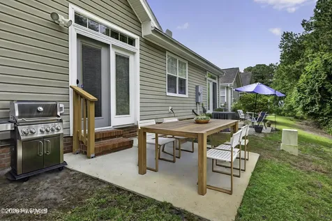 1034 Avenshire Circle Wilmington NC 28412