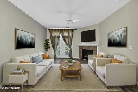 1034 Avenshire Circle Wilmington NC 28412