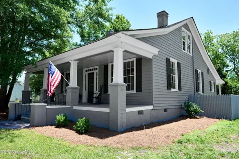 319 W Grubb Street Hertford NC 27944