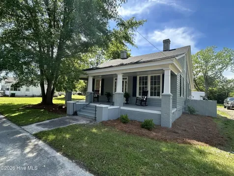 319 W Grubb Street Hertford NC 27944