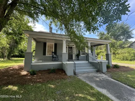 319 W Grubb Street Hertford NC 27944
