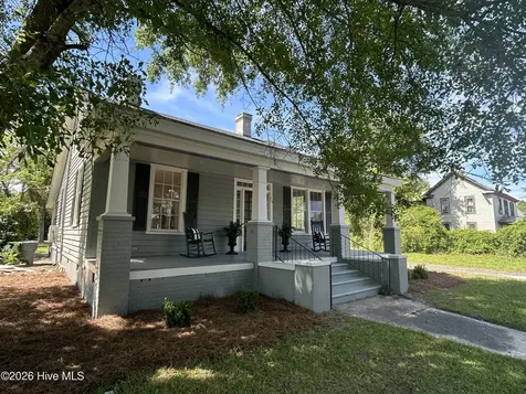 319 W Grubb Street Hertford NC 27944