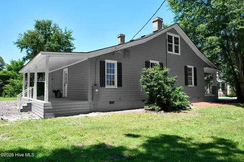 319 W Grubb Street Hertford NC 27944