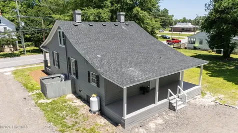 319 W Grubb Street Hertford NC 27944