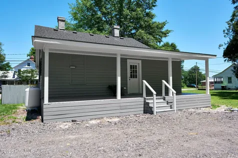 319 W Grubb Street Hertford NC 27944