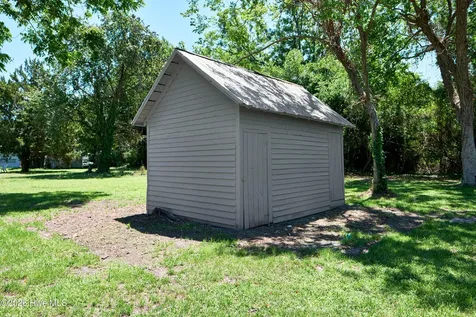 319 W Grubb Street Hertford NC 27944