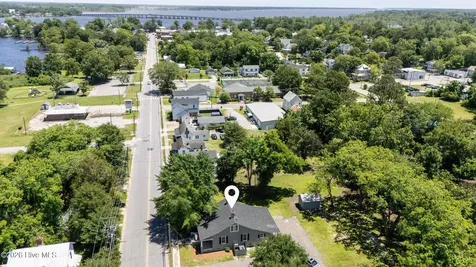 319 W Grubb Street Hertford NC 27944