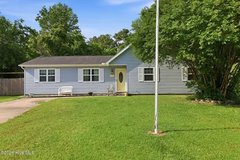 712 Conifer Circle Jacksonville NC 28540